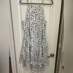 💙 4 for $40 💙 Banana Republic White and Blue Floral Apron tiered ruffle sundress